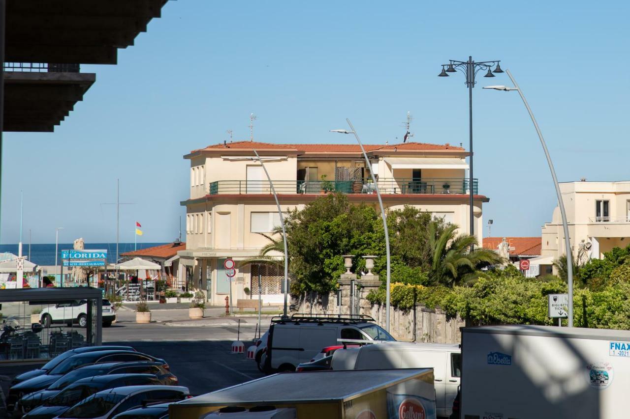 Mirabilia Beach Viareggio Exterior foto